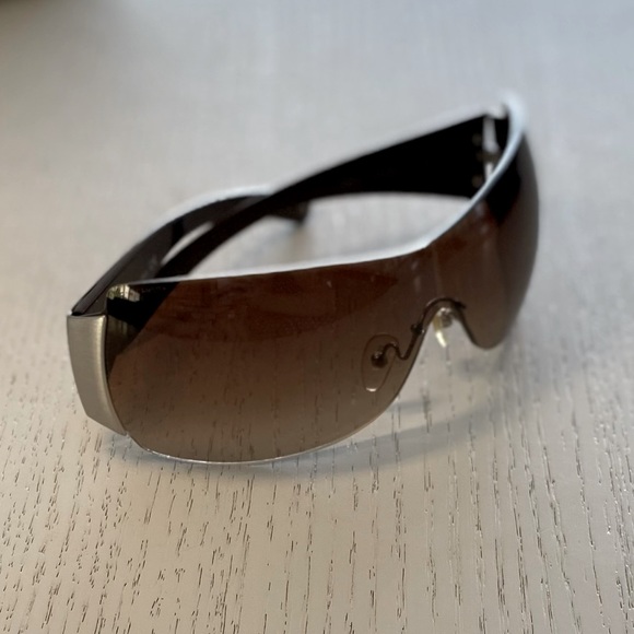 Prada Sunglasses - Picture 3 of 13